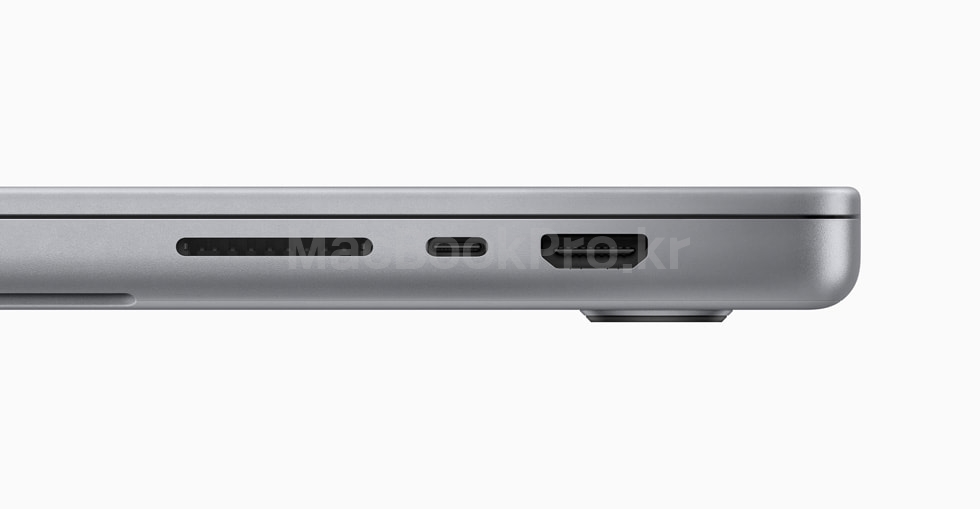 애플 M2 Pro & Max 맥북 프로 오른쪽 포트