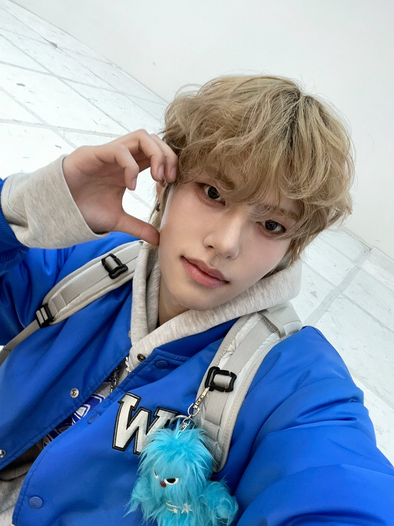 멤버들마다 비주얼 개성이 뚜렷한 아이돌...jpg | 인스티즈