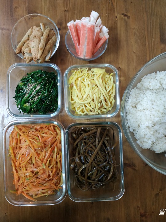 김밥 재료들