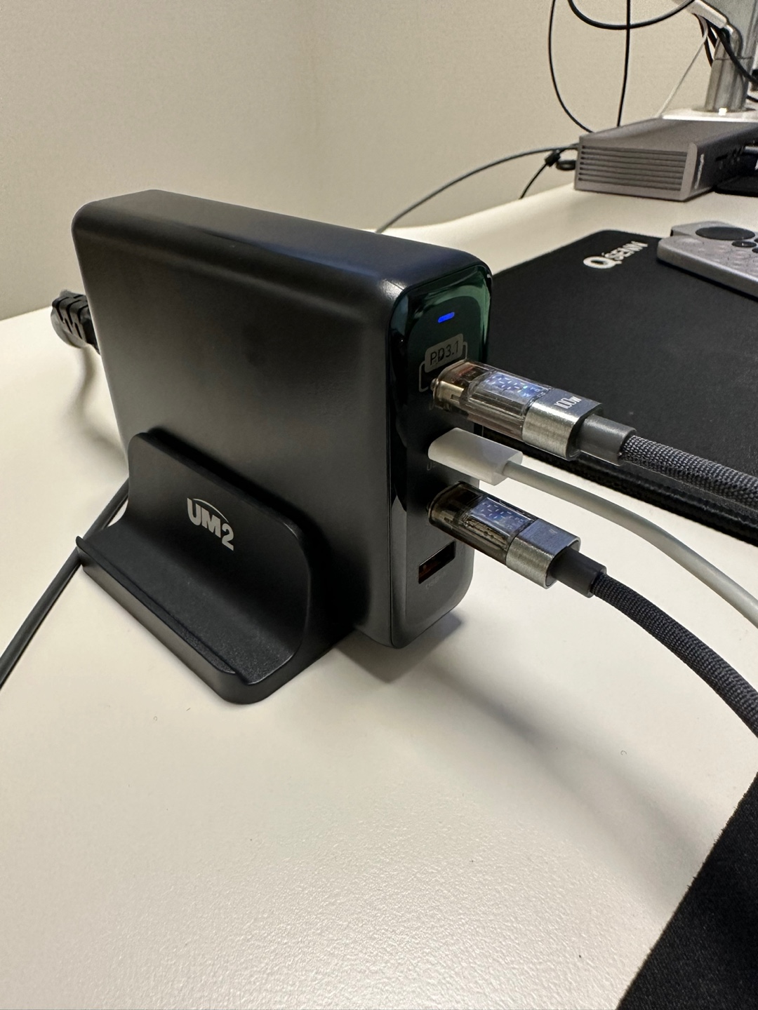 UM2 GaN2 240W 충전기 다중충전