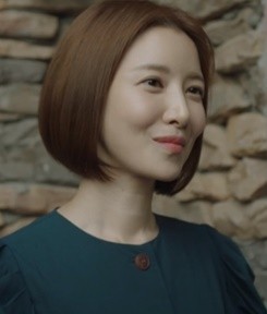  윤세아
