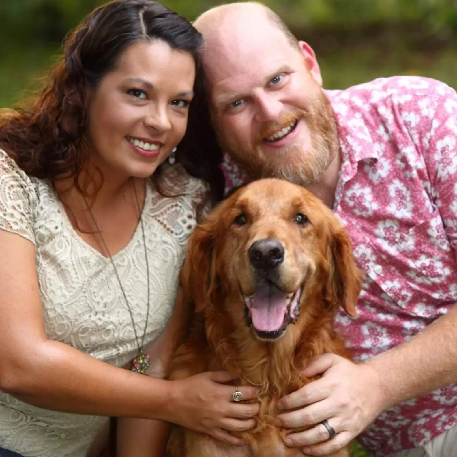 "의사는 암에 걸린 강아지가 더 이상 가망이 없다고 했고" 쉽게 포기할 수 없었던 가족은 강아지를 위해 특별한 이벤트를 준비합니다! 이 모습에 감동한 사람들은 강아지에게 사랑을 나누어 주었고..