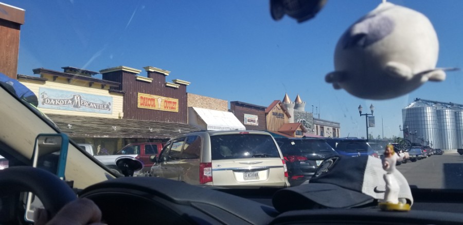  미국 서부시대 재현 관광지,'Famous Wall Drug Store' 구경해 볼까요?