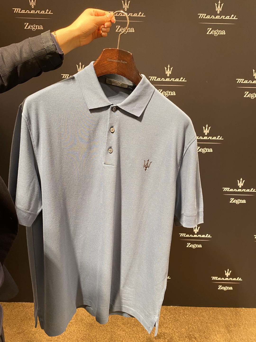  [ERMENEGILDO ZEGNA x MASERATI] 에르메네질도 제냐 x 마세라티 로고 폴로 반팔 티셔츠 (6 COLOR)