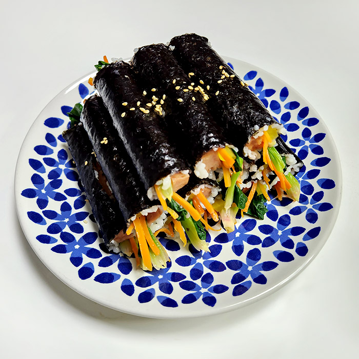 맛있게 완성된 꼬마김밥