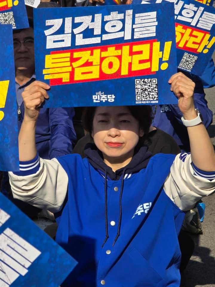 JungaHwangSpace-1852639414167511416-2.jpg