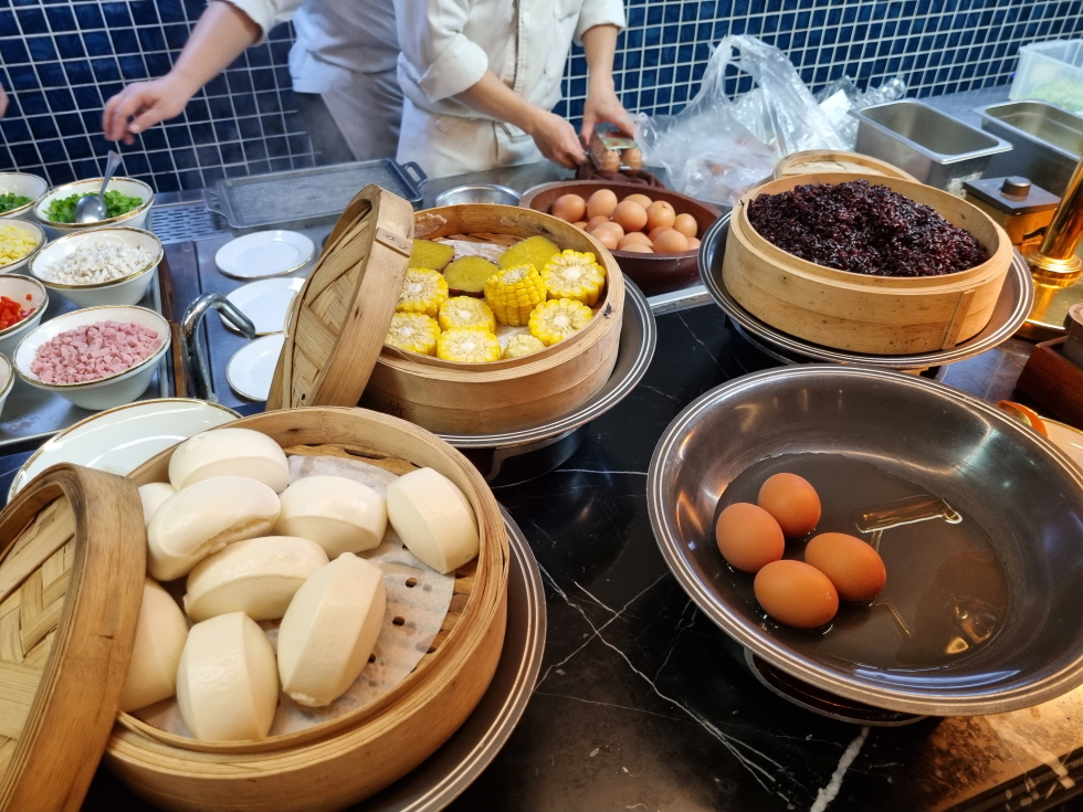 HANOI DOLCE BY WYNDHAM GOLDEN LAKE HOTEL BREAKFAST