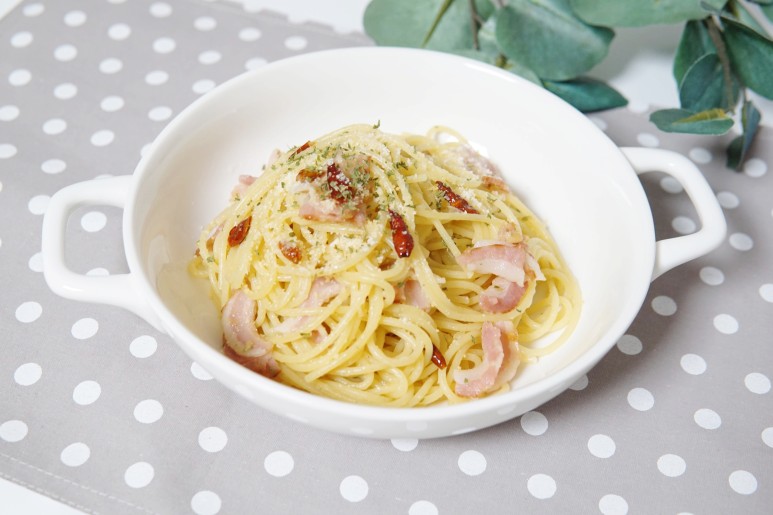 만들기 올리브오일 파스타 종류, 면에 삶은 베이컨을 넣은 알리오올리오 파스타 15