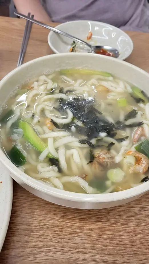 토마루해물칼국수