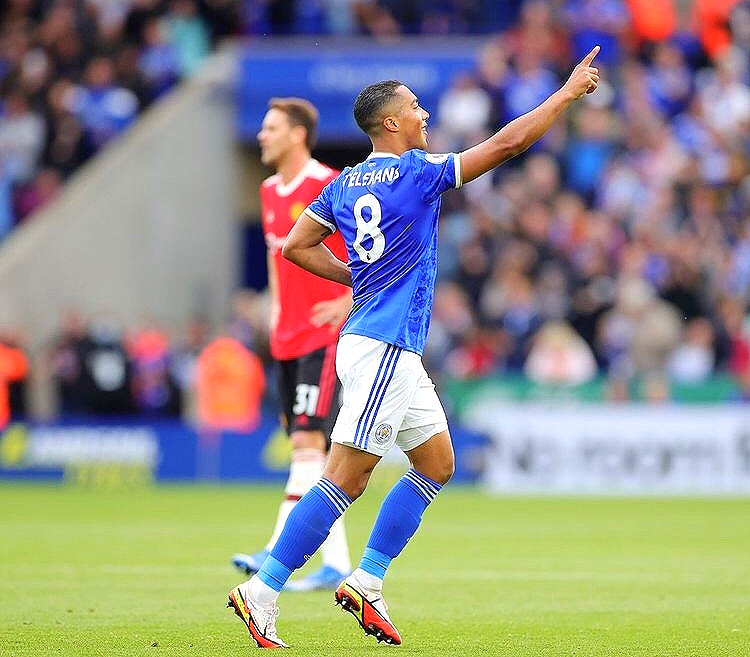 2-4로 패한 맨유 최악의 부진이 계속되는 솔샤르 경질이 대답하며 레스터에게 9