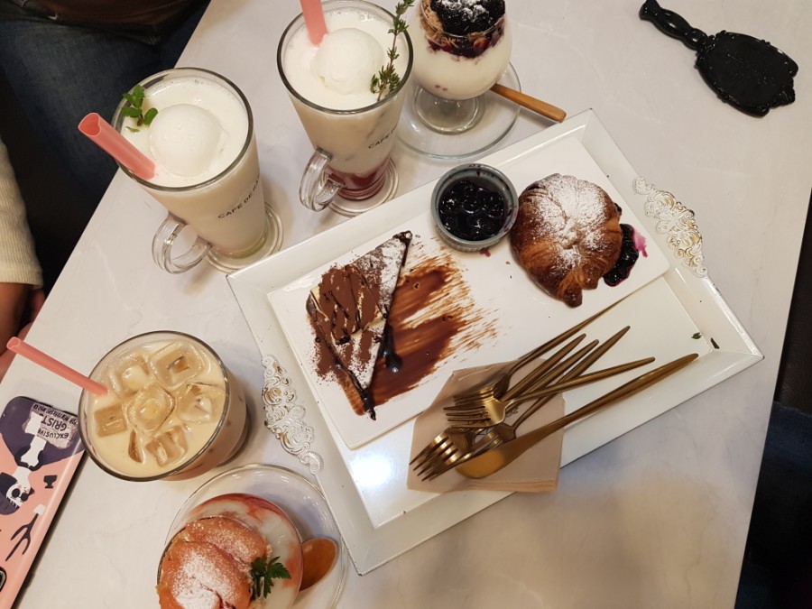  울산 화봉동 카페드하나 : 예쁘계 모임 :)