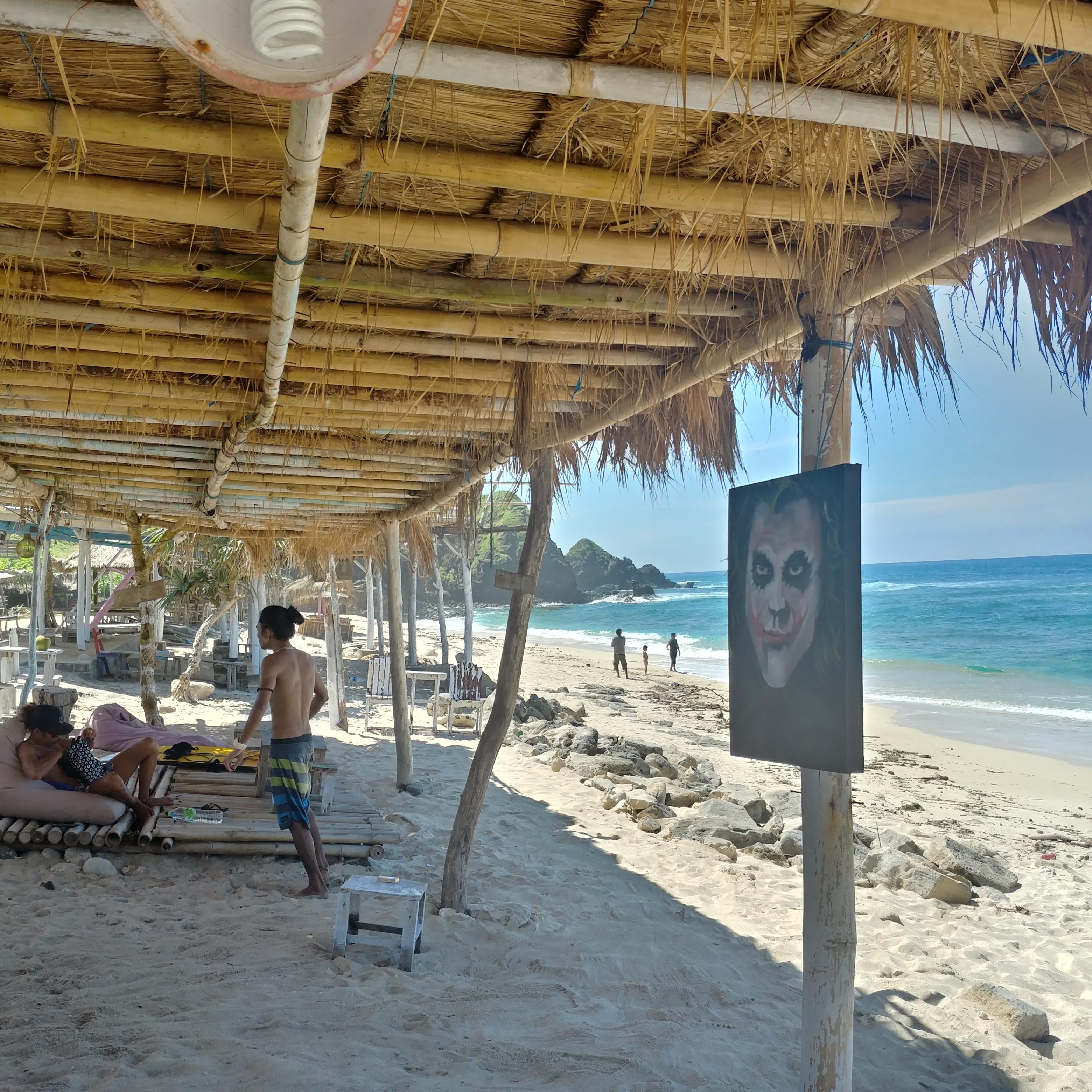롬복 꾸따 해변 Pantai Kuta Lombok & Shipwreck Bar