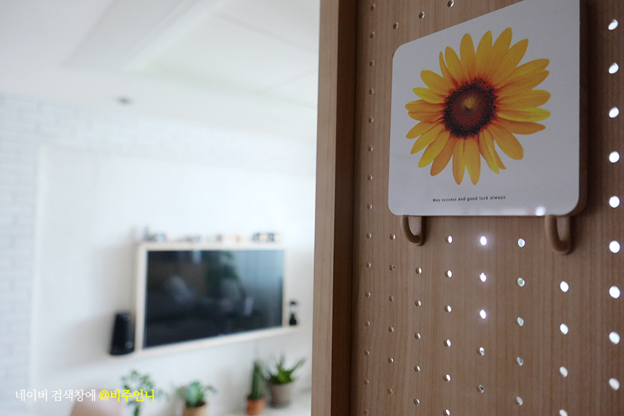 인테리어 잡화에도 딱인 해바라기 그림 돈 들어가는 액자 13