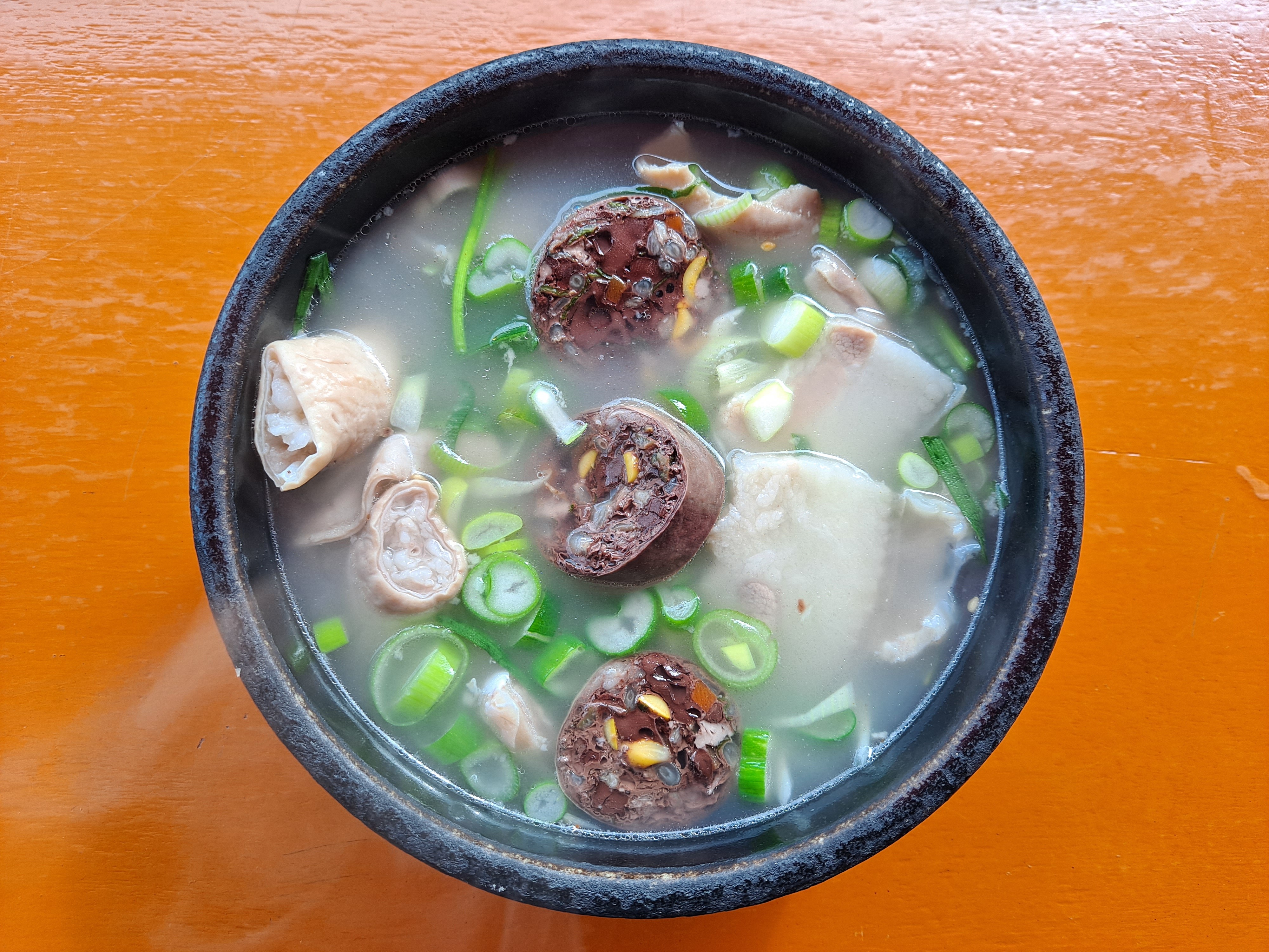  뜨끈하고 든든한 소울푸드, 순댓국(Blood Sausage Soup)
