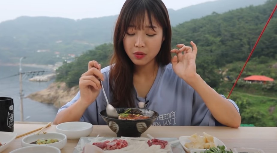  쯔양 박정원으로 97년생 24세 3개월만에 복귀한 이유 유튜브 본명 나이 은퇴 그녀의 속마음 프로필