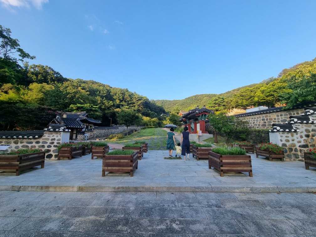 우암사적공원 공원 정문