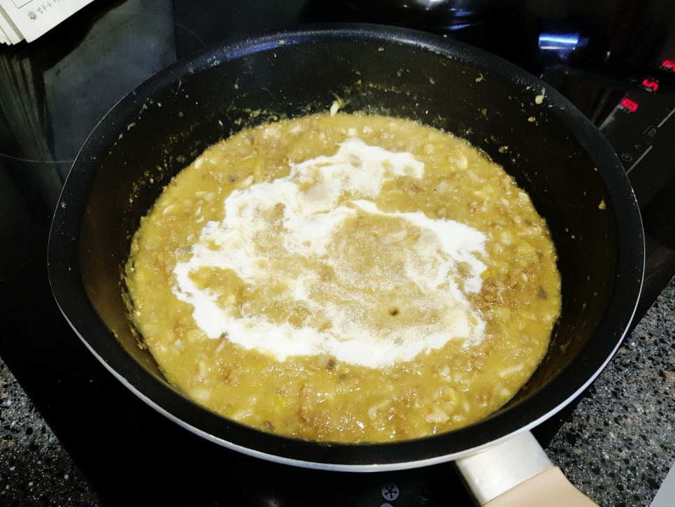 백팩커 백종원 러시아식 고기 스튜 만들기 비프 스튜 파프리카 버섯을 넣고 버섯 크림 리조또 마카로니 삶은 법 비프 스트로가노프 다진 고기 요리 3