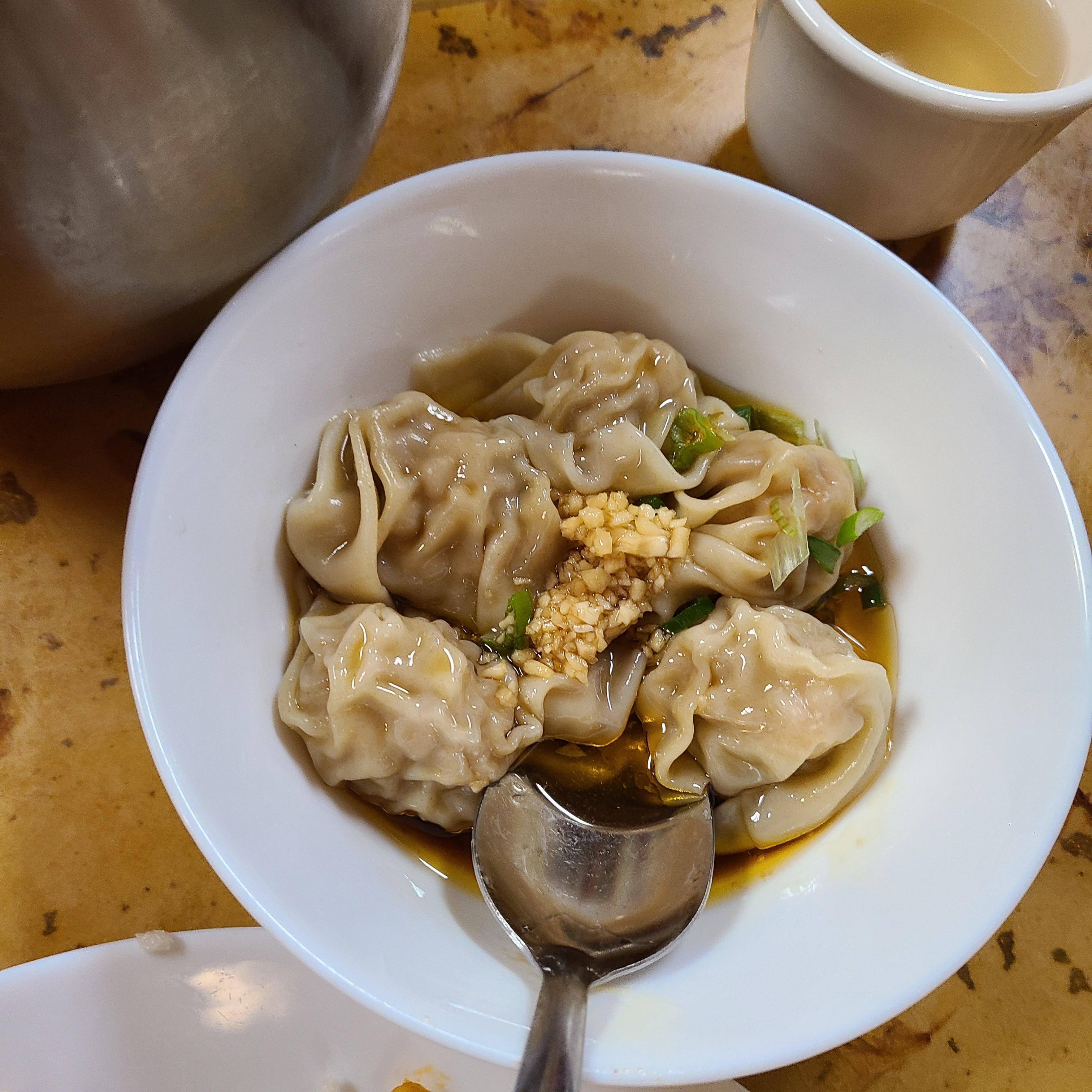 매운 사천 만두 (Sichuan Won Ton in Special Chili Sauce)