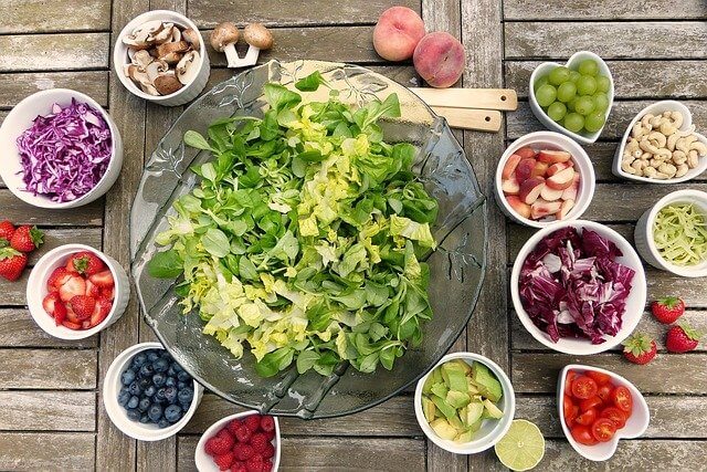 채소와 과일 위주의 다이어트 식단