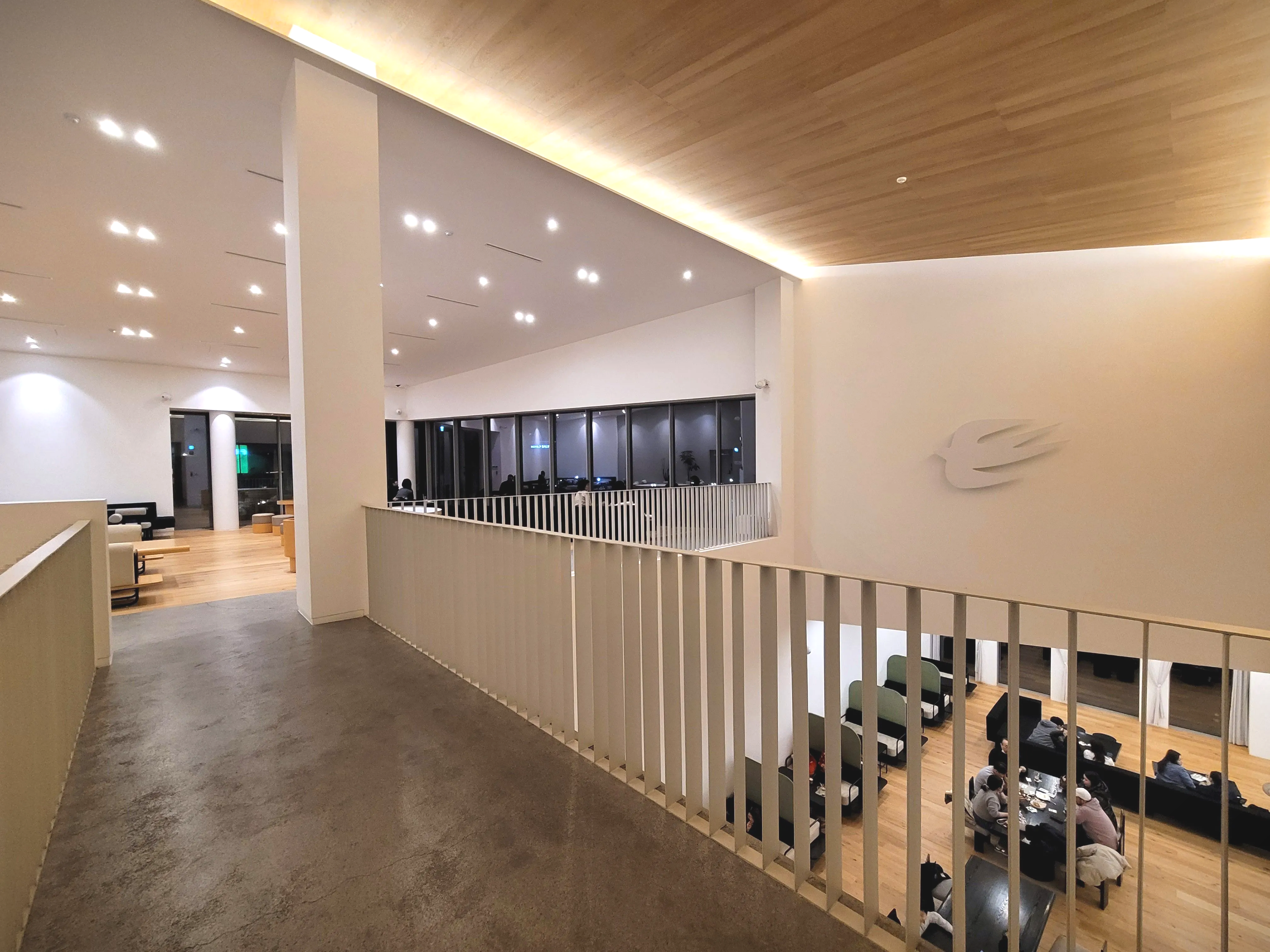 대구근교 초대형 카페 가창 핫플 애견동반 카페 룰리커피 데이트장소 추천 - 야외 애견동반 가능한 가창 핫플 룰리커피 데이트장소 추천 - 2층과 야외 테라스 대구근교 초대형 카페 가창 핫플 애견동반 카페 룰리커피 데이트장소 추천 - 야외 애견동반 가능한 가창 핫플 룰리커피 데이트장소 추천 - 2층과 야외 테라스