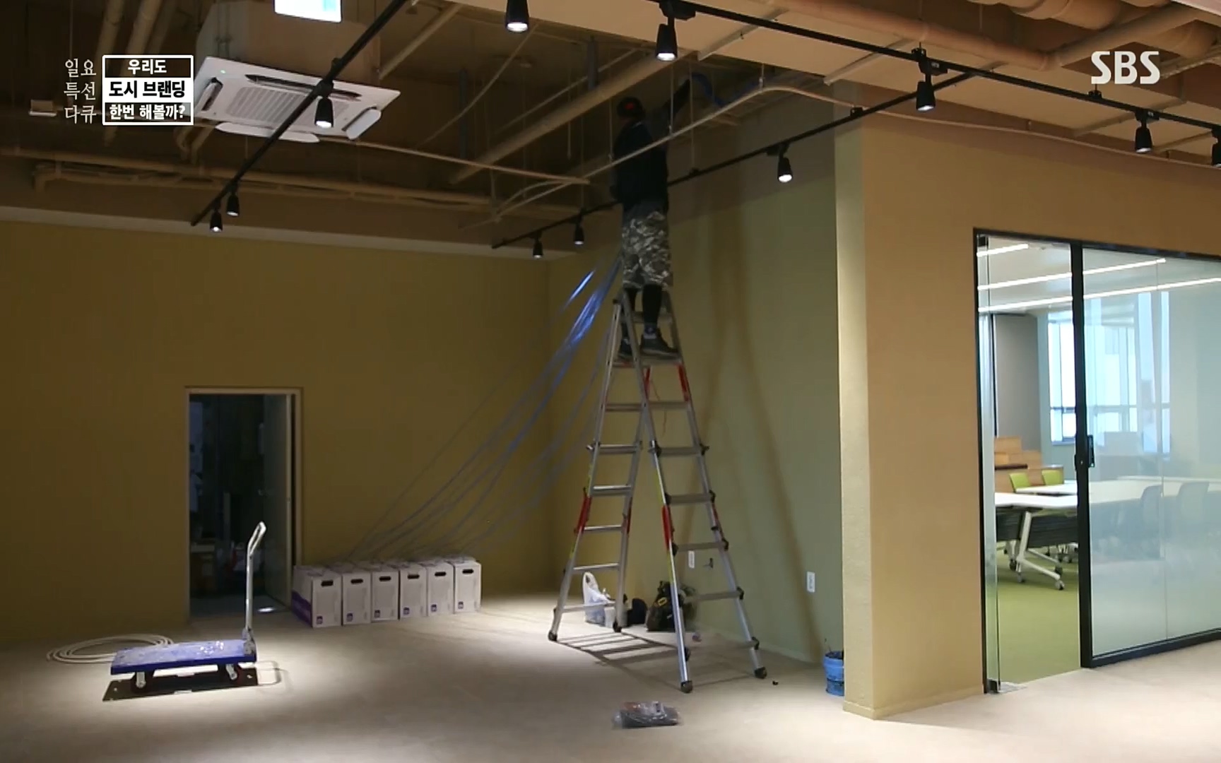 일요 특선 다큐멘터리.E287.220911p.H264-F1RST.mp4_20220912_135106.871.jpg