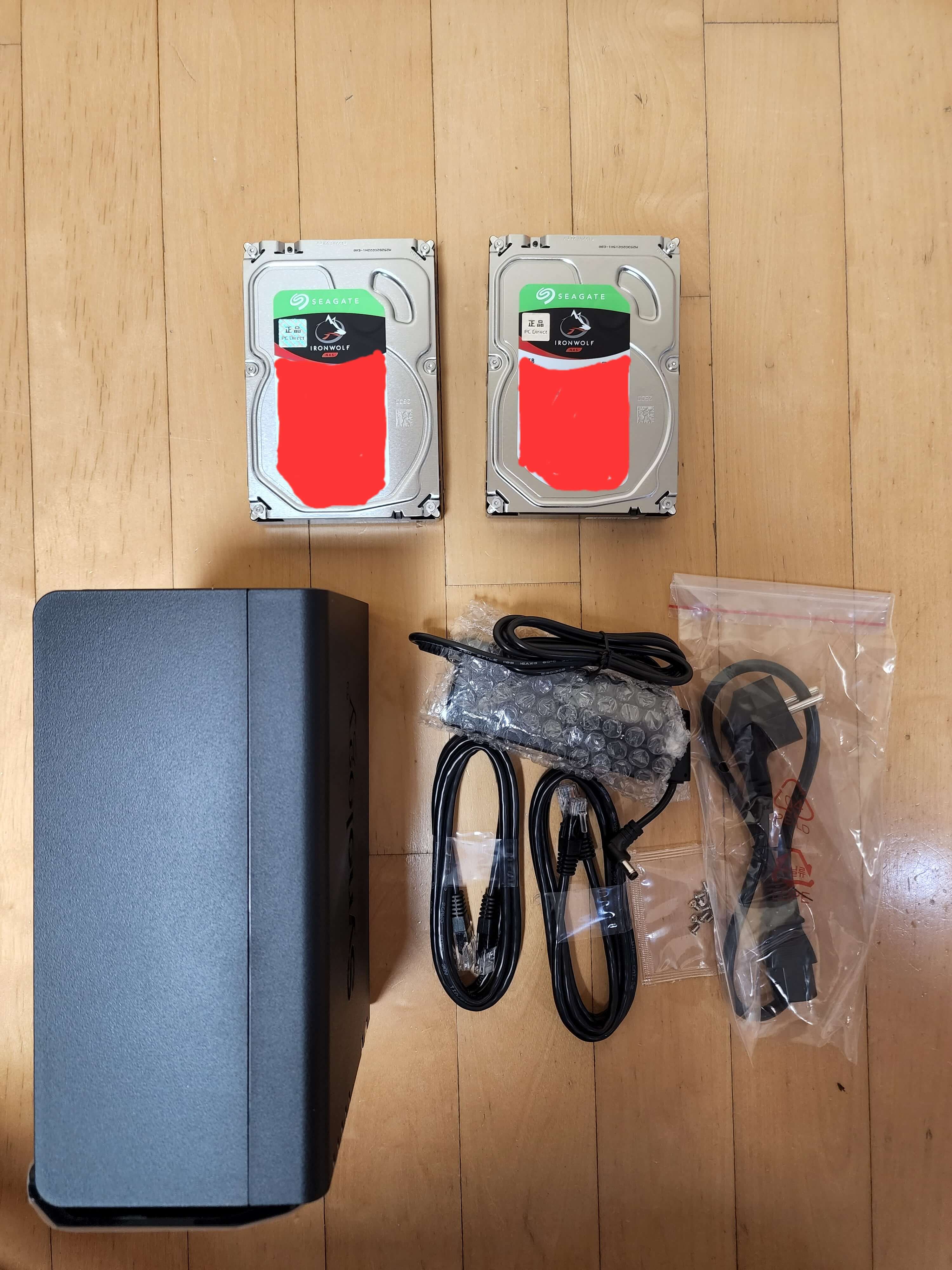 Synology NAS 및 하드(HDD) 박스 뜯은 모습