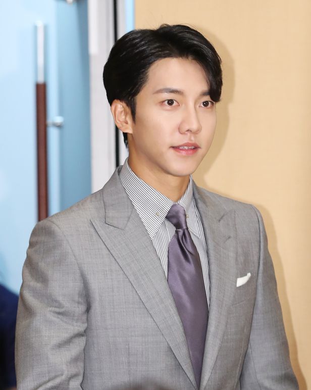  이승기, '소속사 갈등'에도 '피크타임' MC 합류..