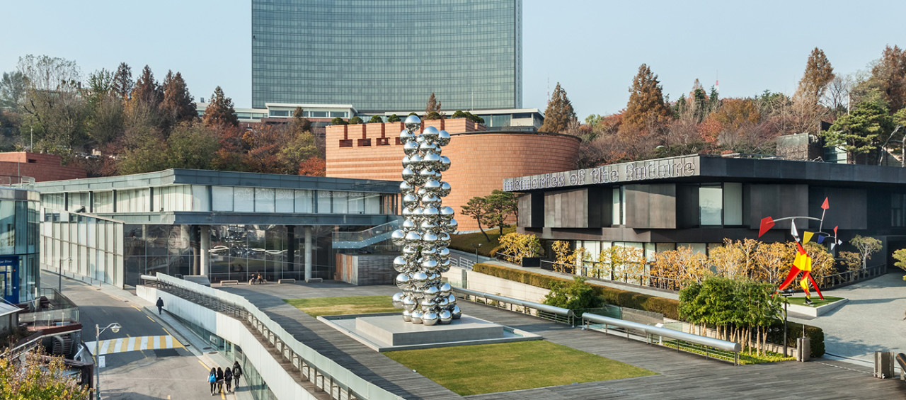  리움미술관 M1, M2입구 / 상설전 리움 소장품 고미술, 마우리치오 카텔란 WE 전시 가는 법