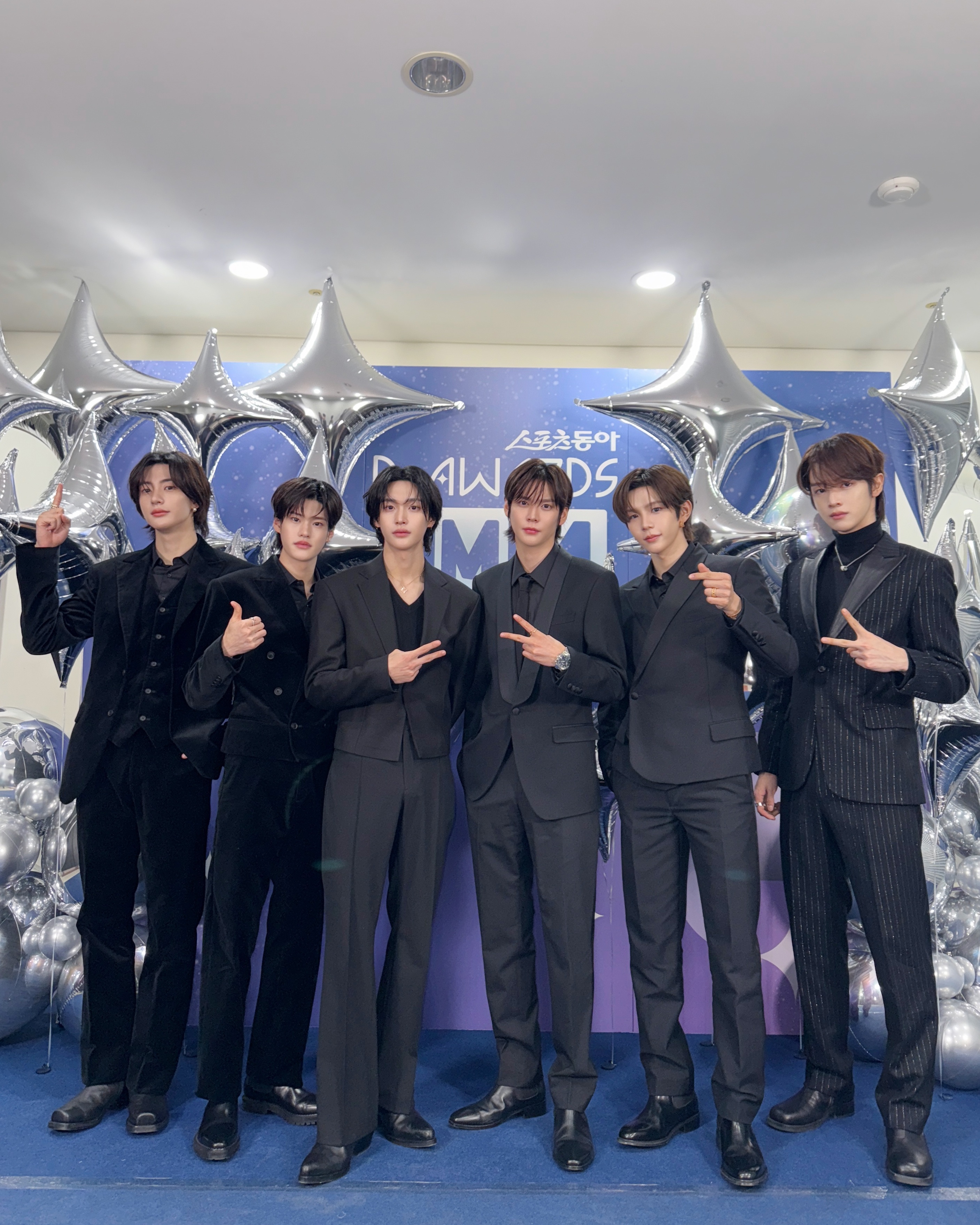 20250222디어워즈트위터공계가족사진