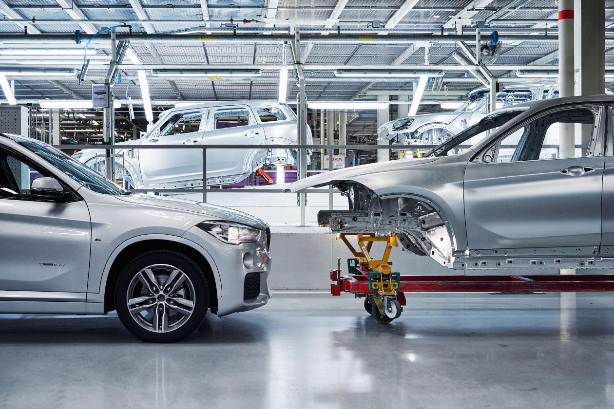  카누(Canoo), 차량제조파트너로 VDL Nedcar 선정