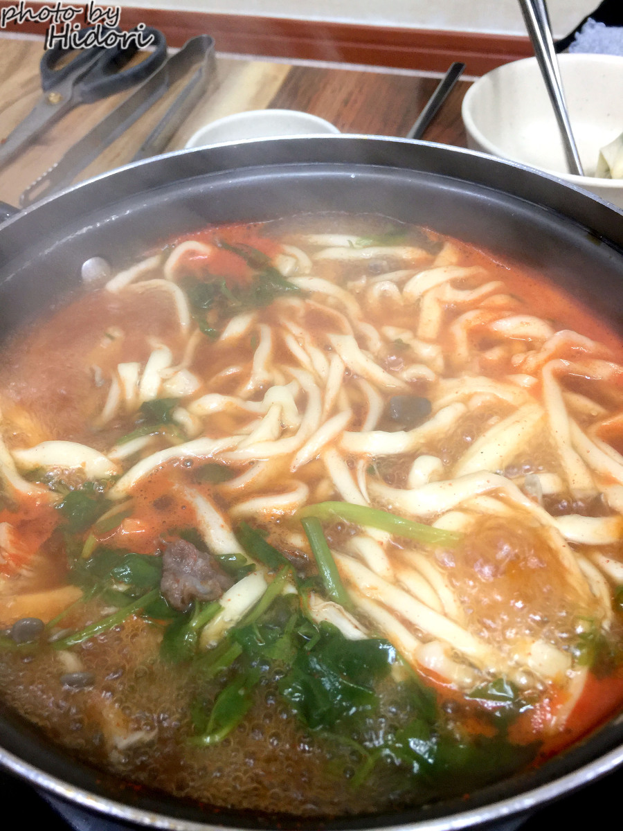 Eolkeunisonkalguksu syabeu (얼큰이손칼국수 샤브) 2