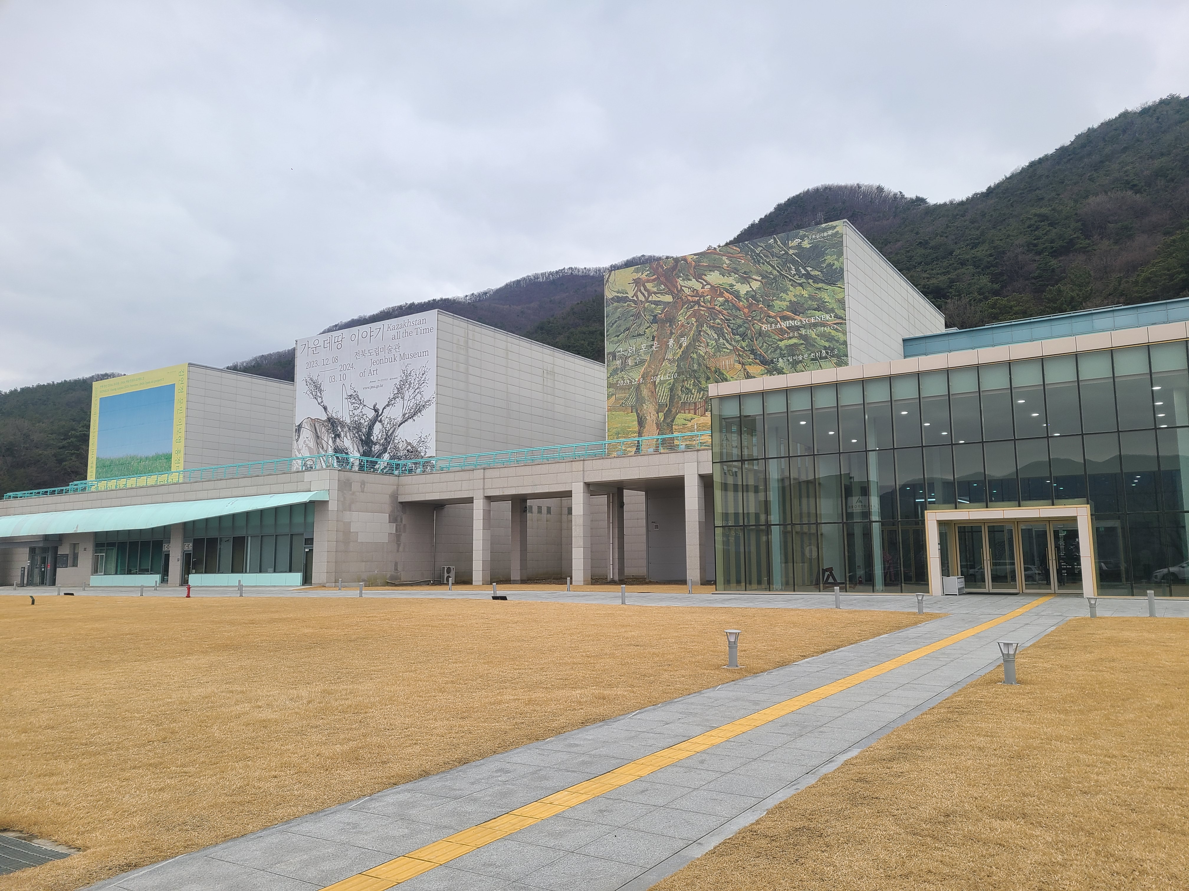  전북 도립미술관 이의주 그러모은 풍경 가운데 땅 이야기