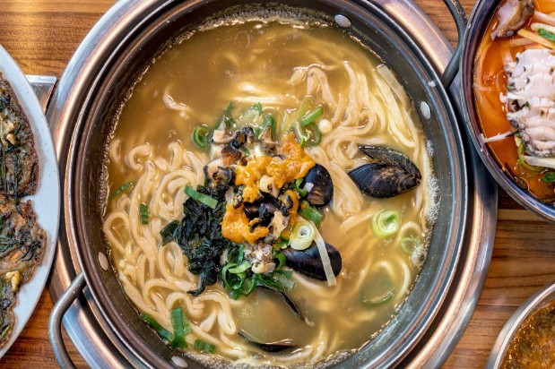 토요일은밥은좋아-제주6미-보말죽-보말칼국수-맛집-해월정