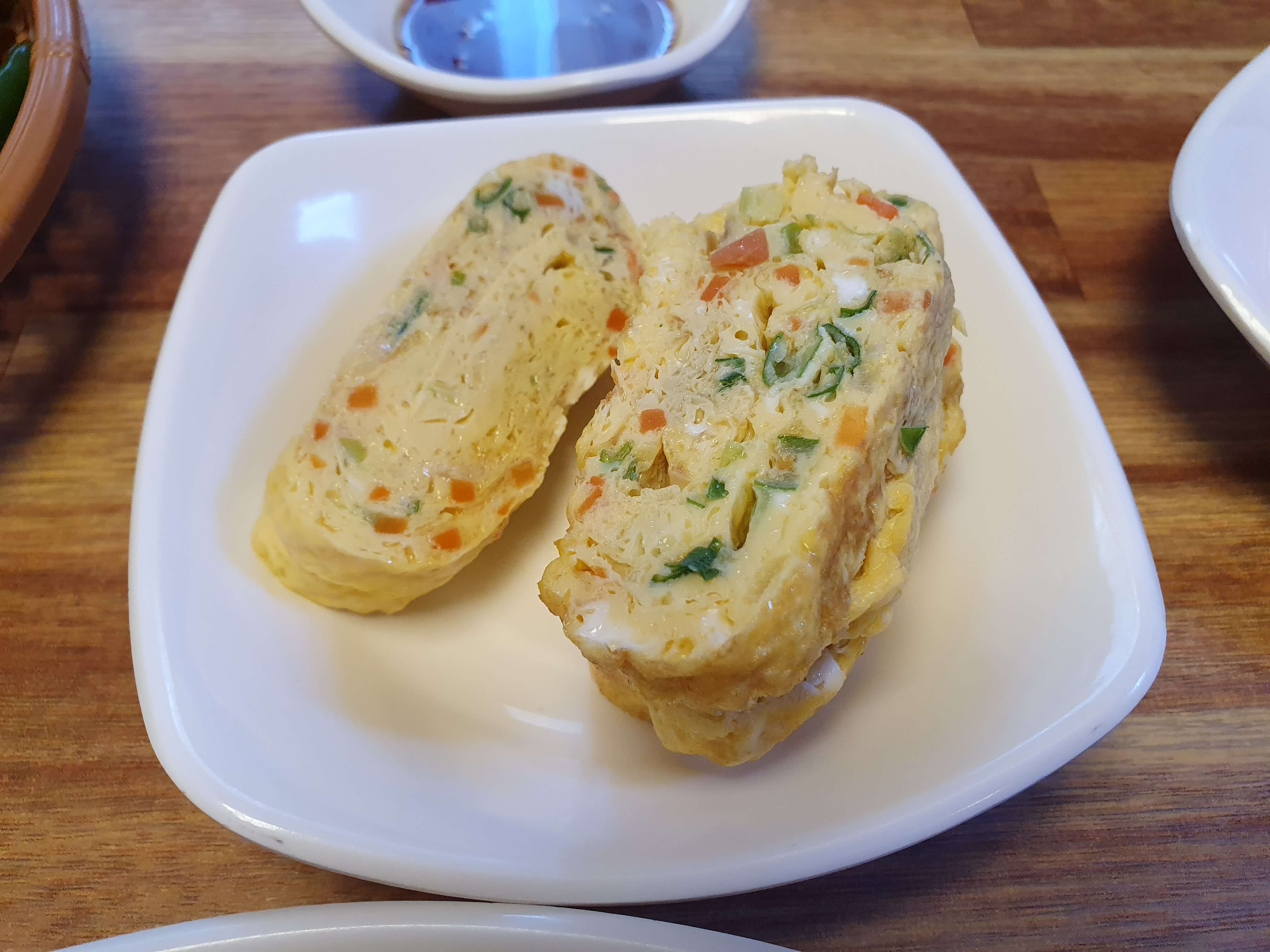 온천동(온천장) 맛집 평화식당-반찬(계란말이)