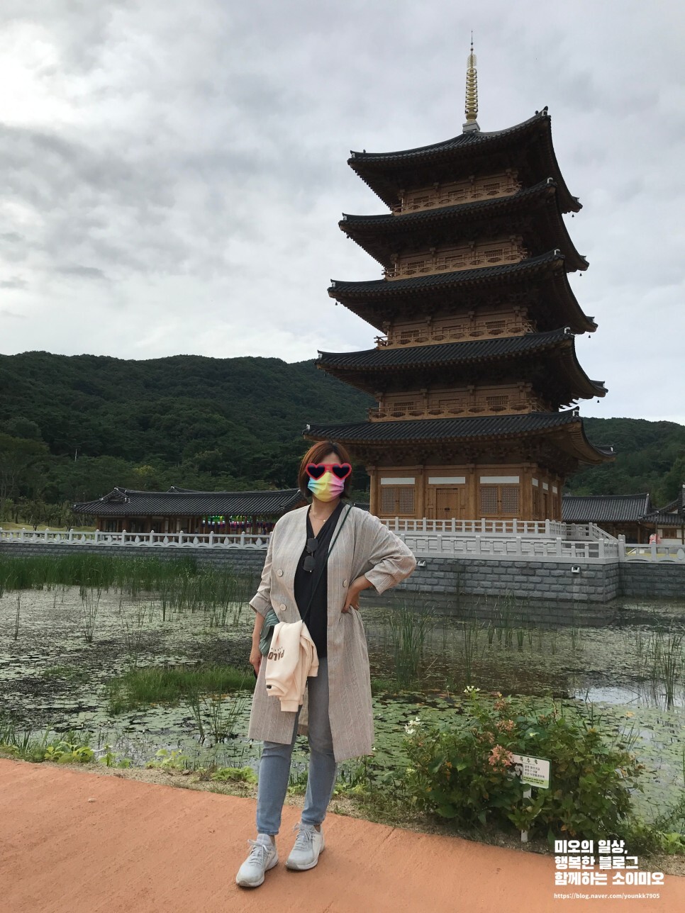 경북 김천 천년고찰 직지사, 붉은 꽃무릇이 활짝 핀 여행 - undefined - 사명대사공원의 평화의 탑 경북 김천 천년고찰 직지사, 붉은 꽃무릇이 활짝 핀 여행 - undefined - 사명대사공원의 평화의 탑