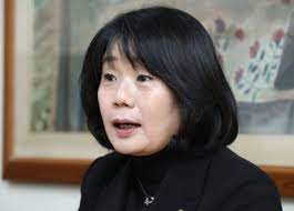  윤미향, 명예훼손 혐의로 김은혜 고소..김은혜 "자신을 돌아보길"(종합)