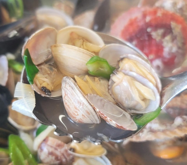 생생정보 장사의신 25년 대왕조개칼국수 수원 행궁동 맛집