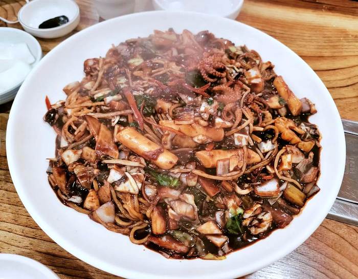 놀라운토요일 서울 경동시장 매운 우삼겹 쟁반짜장 맛집