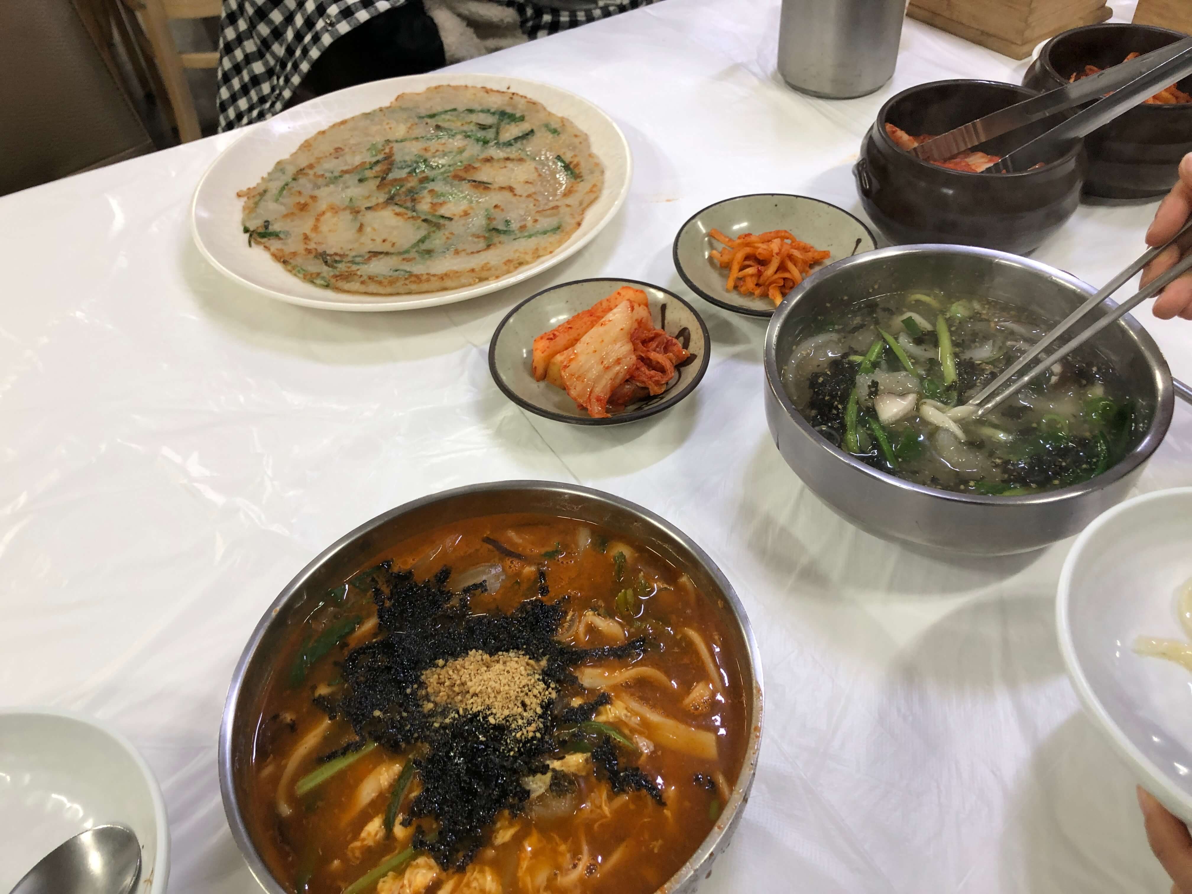 민수랜드-옹심이장칼국수 감자바우 본메뉴