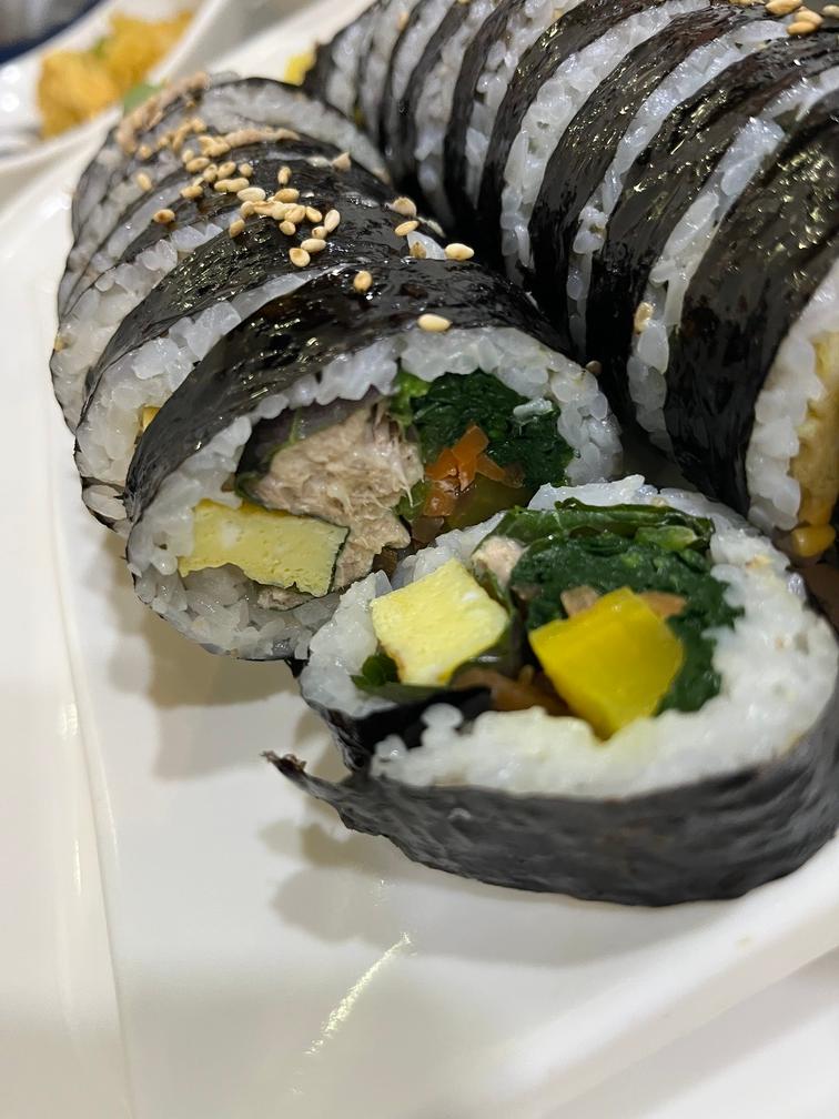 참치김밥입니다