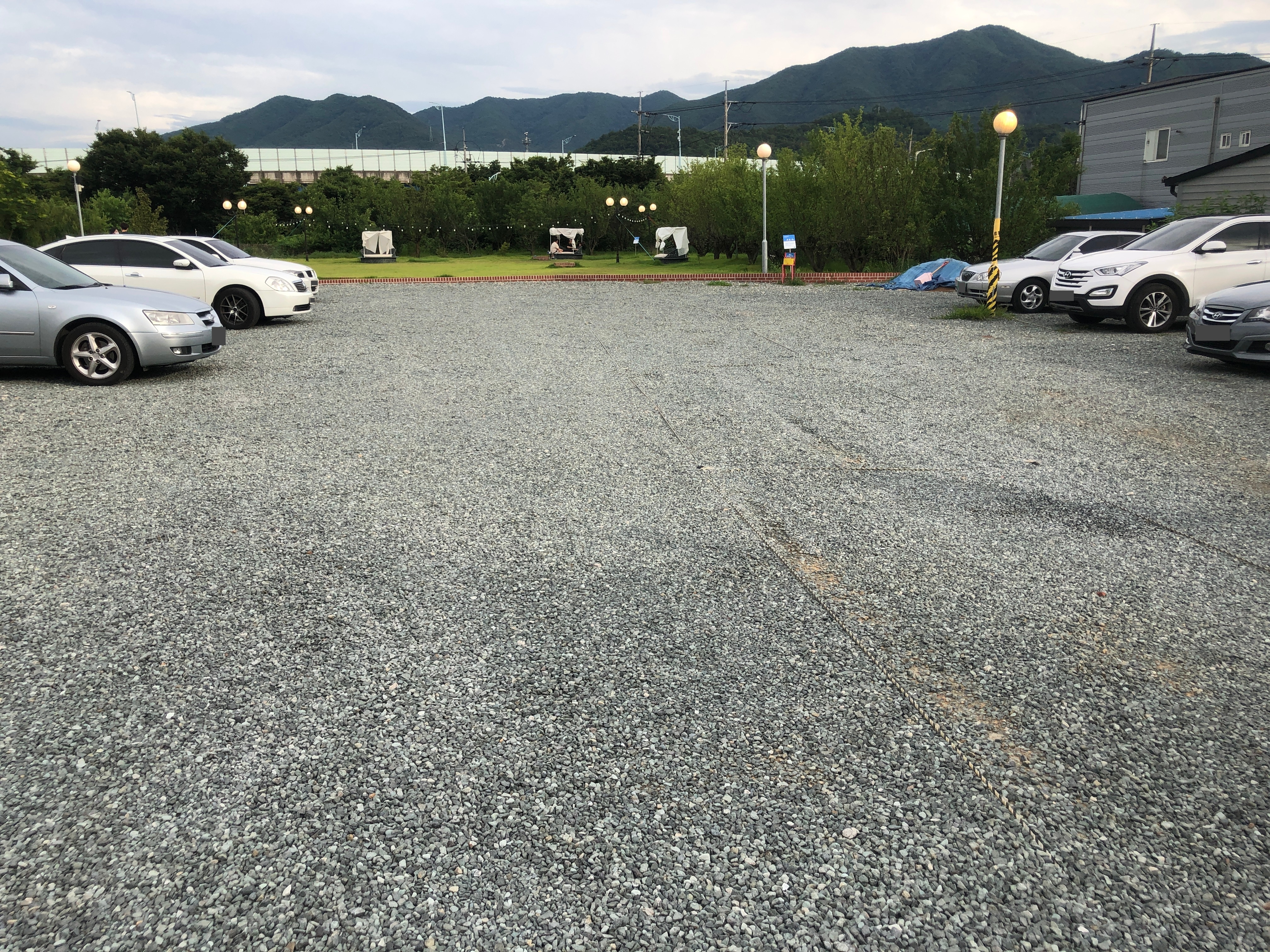 대구 더플레이그라운드 로스터리카페 주차장