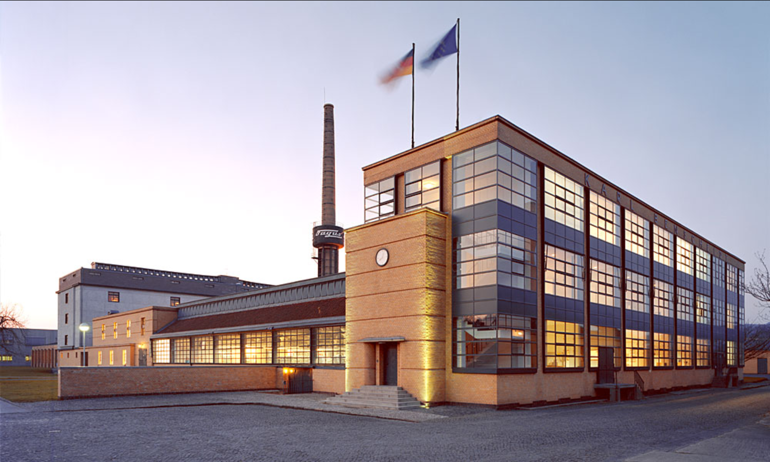 파구스 공장
Fagus Factory