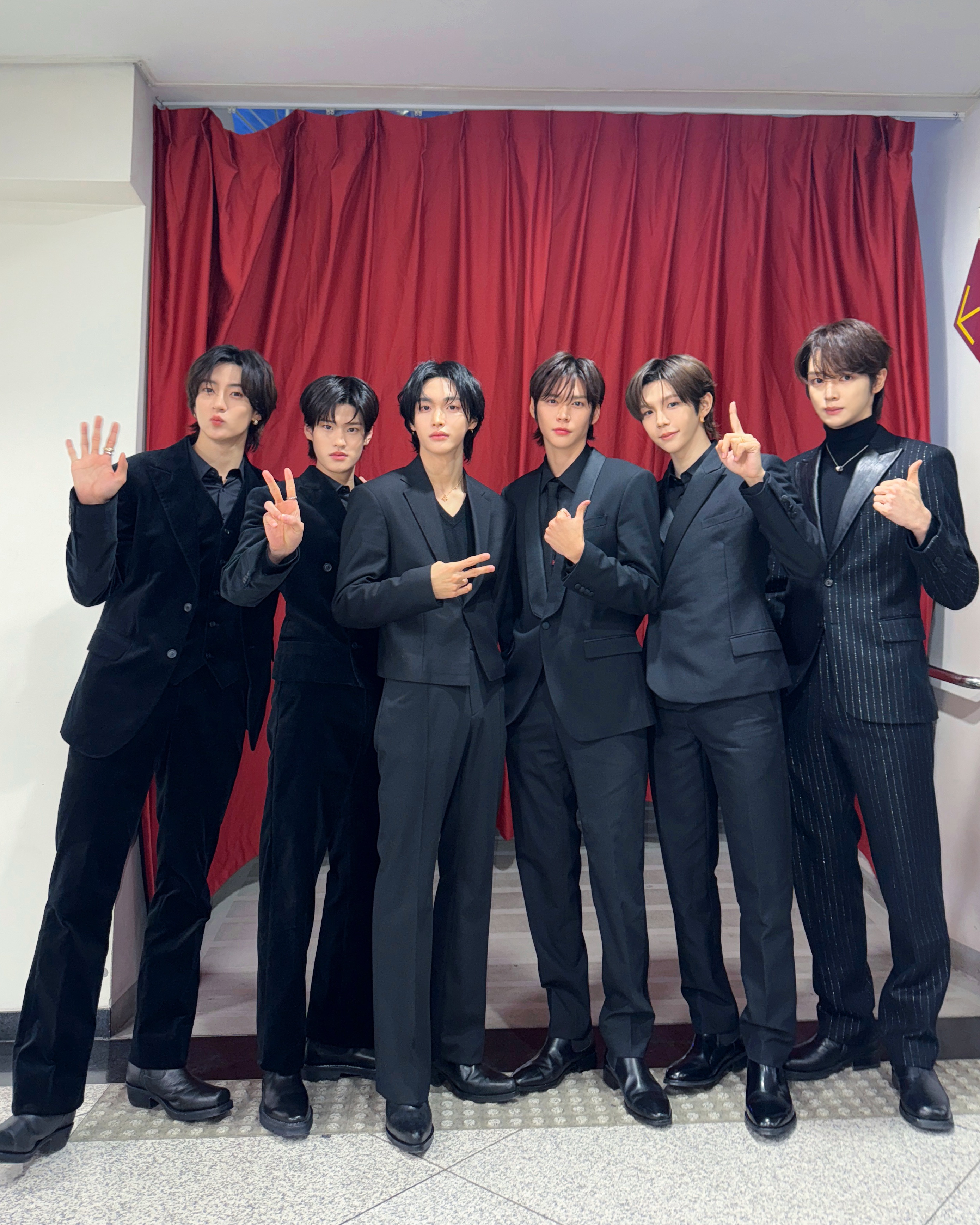 20250222디어워즈트위터공계가족사진