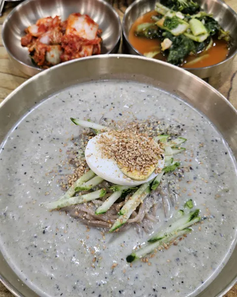 서리태콩국수