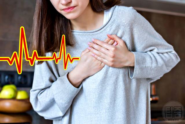 심장이 불규칙하게 뛰는 이유 심방세동 부정맥 원인 탈수증