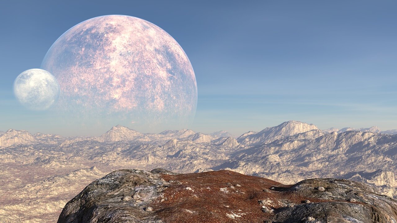 산이 있는 어느 행성에서 목성과 위성을 바라본 사진