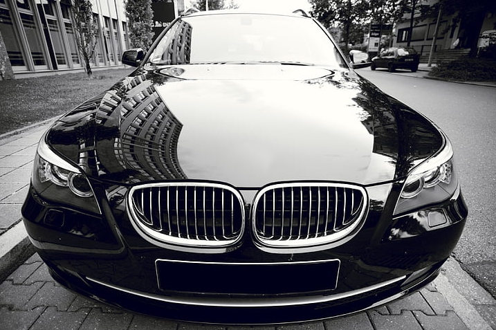 BMW 5시리즈 특징과 장점&#44; 탁월한 퍼포먼스와 혁신적인 기술 소개