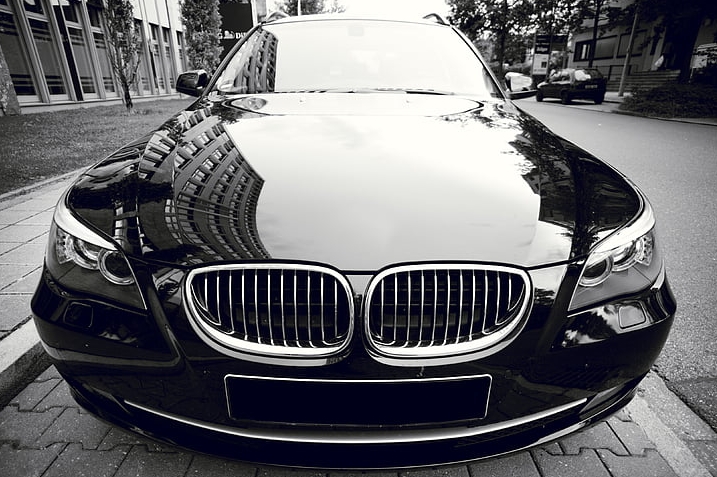  BMW 5시리즈 특징과 장점, 탁월한 퍼포먼스와 혁신적인 기술 소개