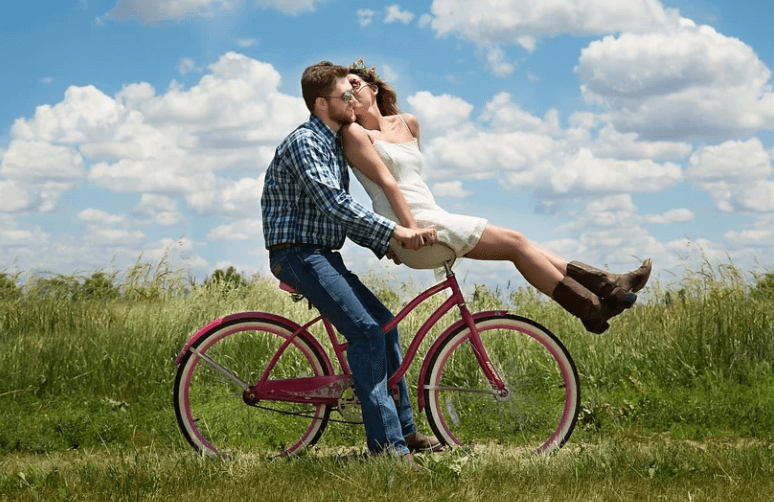 남자여자 자전거