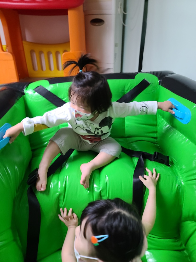 비 영어로 비오는 월요일 그리고 끝나지 23